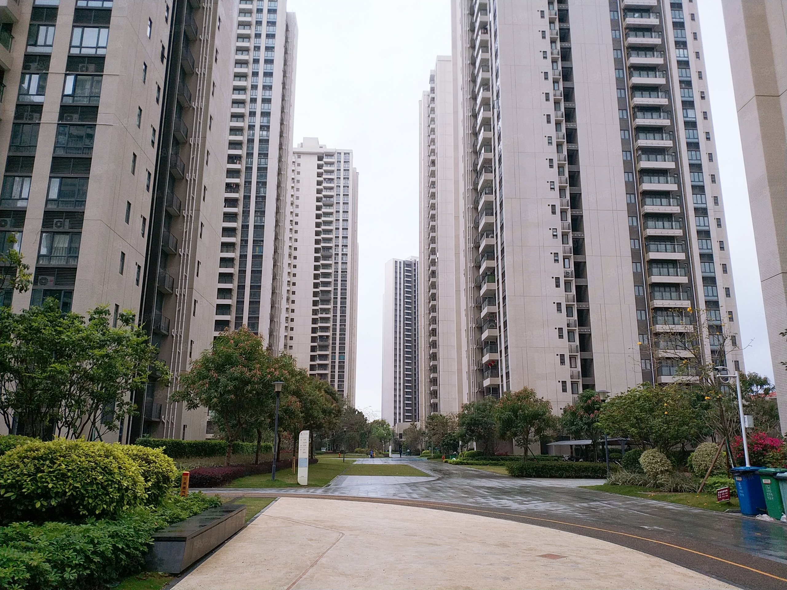 锦绣海湾城(九期)3室2厅2卫108.33㎡南北120万