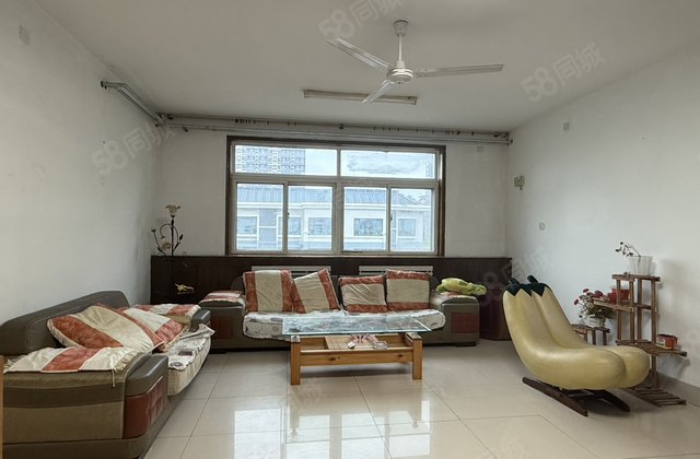 向阳路 颐馨园 3室2厅 130平 大三居 车库 110万