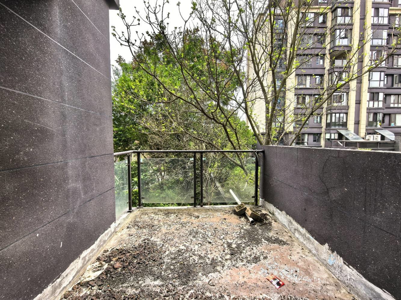 港中旅公元7室3厅2卫300㎡南北175万