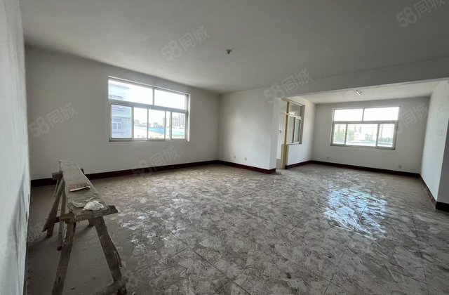 文轩旁 中心医院家属院3室改4室赠车库 免大税 随时看房急售