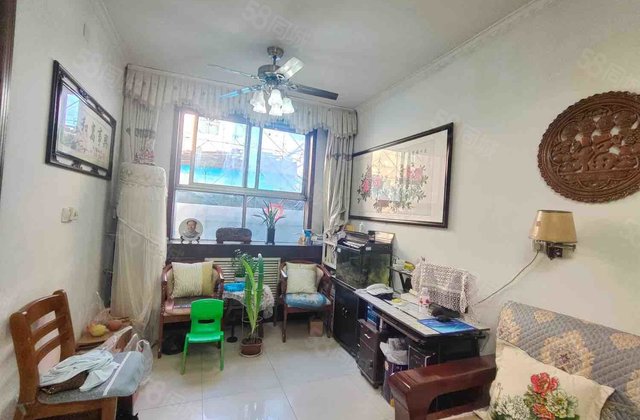 老文轩本校，一楼带院，三室！免大税可按揭贷款随时看房