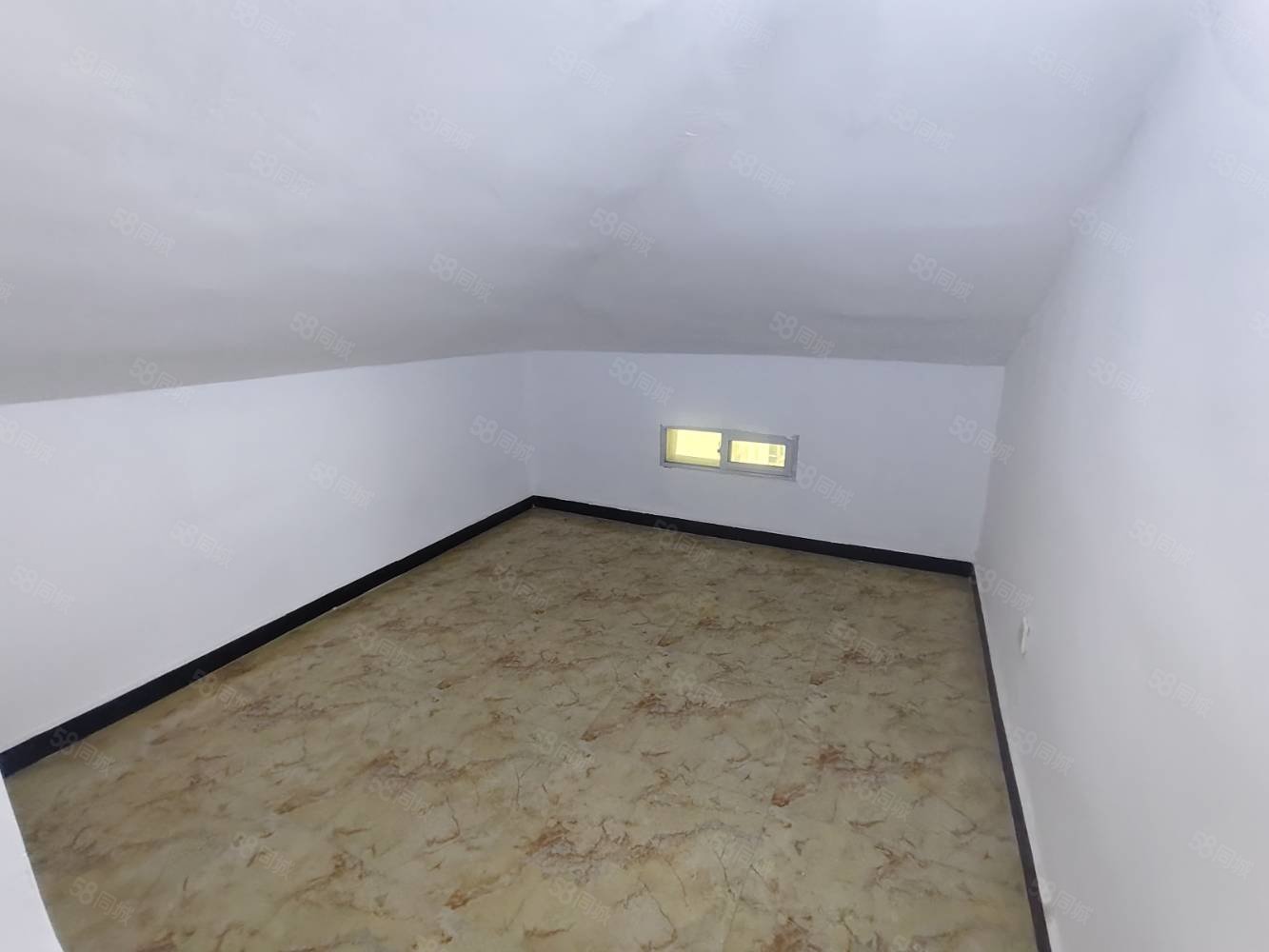 地中海风情7室3厅3卫112㎡南59.8万