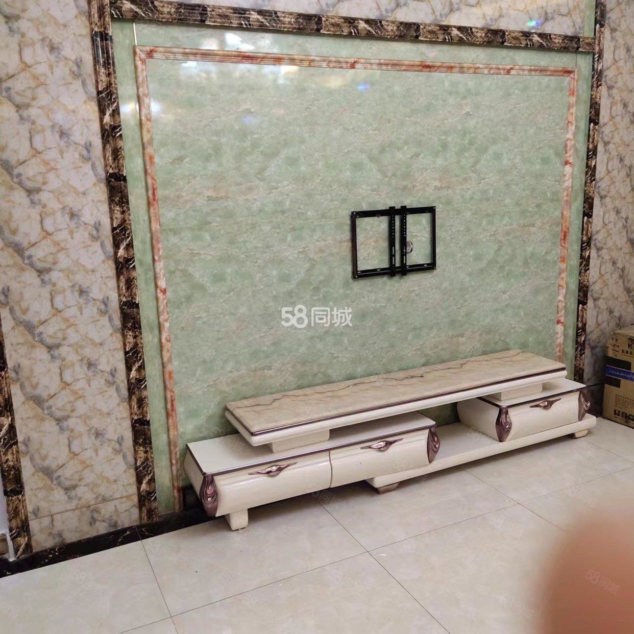 巨人印象小区3室2厅2卫128㎡南58万