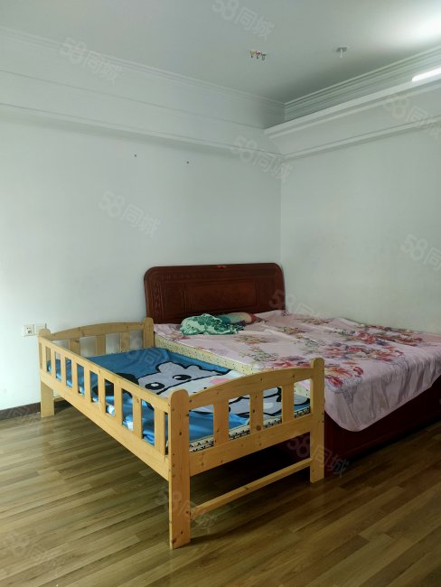 雅豪祥苑3室2厅2卫143㎡南北78万