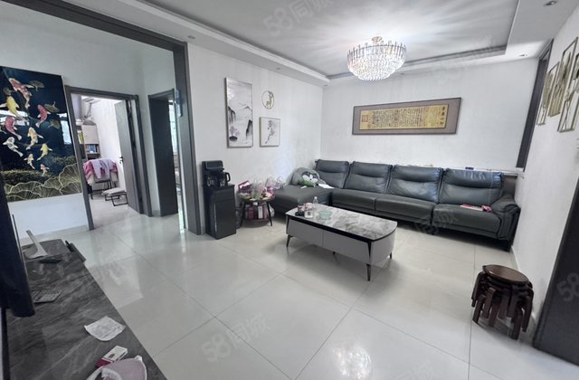 急售 香格里一楼带院 三室二厅水岸新城价格可谈