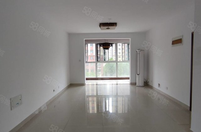 畅博书香东郡精装3室2厅2卫免大税十车储141平122.8万