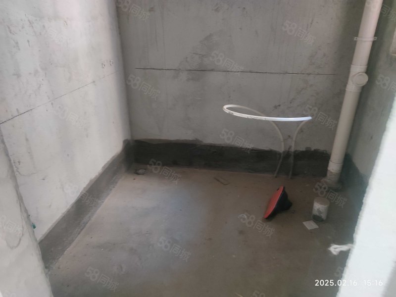 帝纱富仕城3室2厅1卫123㎡南78万