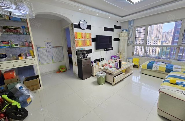 电梯中层 东边户赠送车位储藏室 刚需三室急售