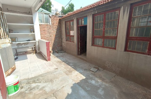 一楼带院！益民装饰！东昌中学！三室！停车方便！两间配房