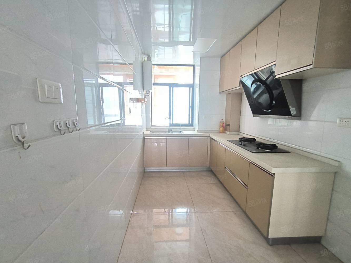 天麟汇景园3室2厅2卫112㎡南北99万