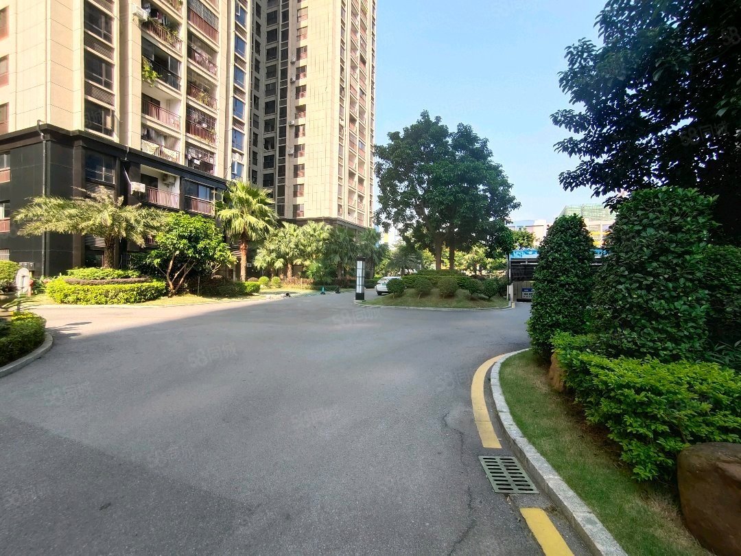 万达吾悦广场商圈 精装修大4房 南北通透双阳台,海悦华府-北海58同城