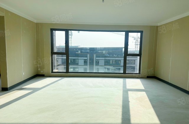 龙湖景粼天序4室2厅178㎡169万二手房图片