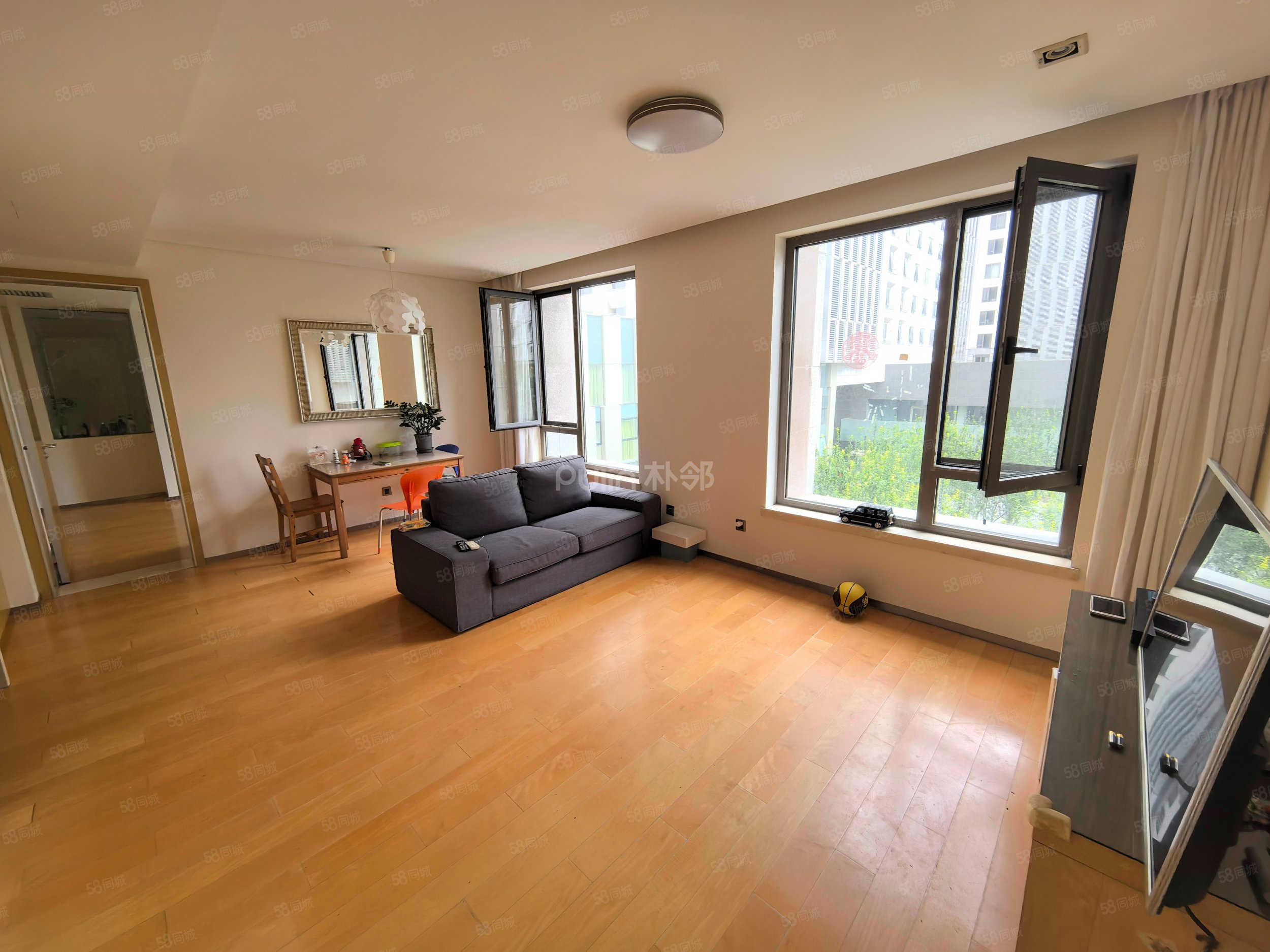 萬(wàn)科公園五號(hào)1室1廳1衛(wèi)91.87㎡南675萬(wàn)