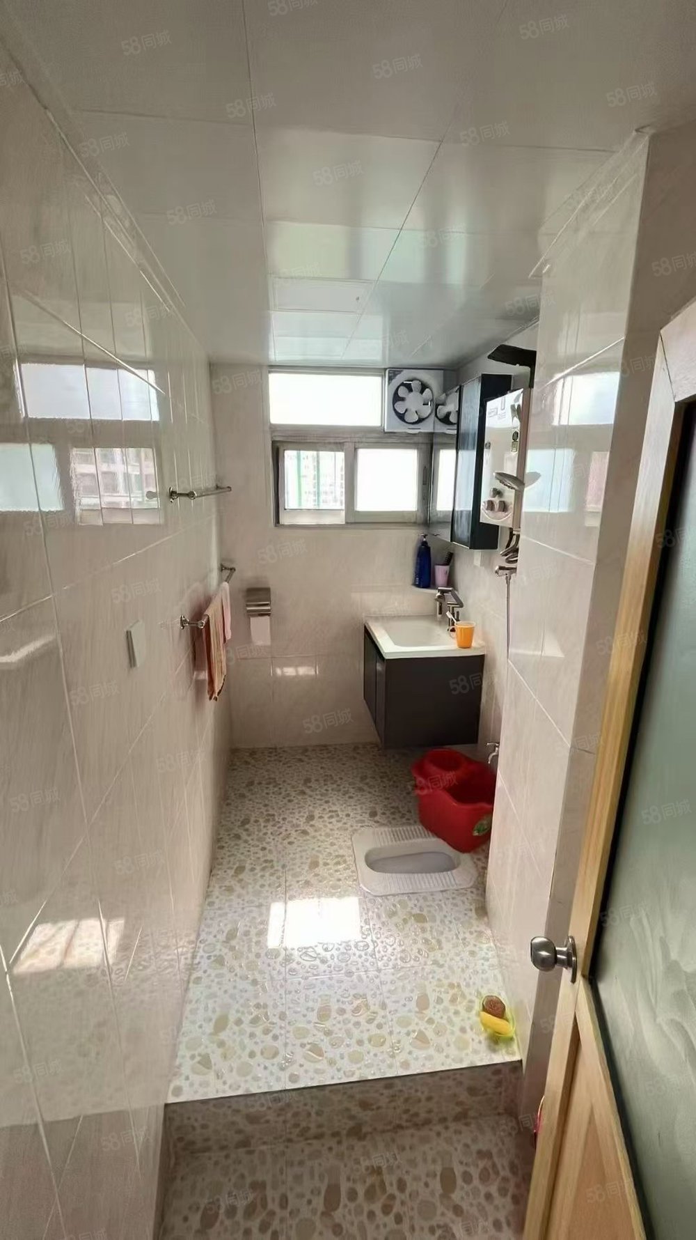 西荣路小区3室2厅1卫95㎡南北32万