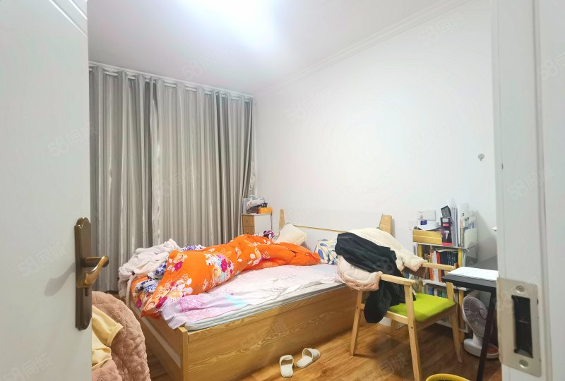 国栋南园贰号3室2厅2卫105㎡北141万