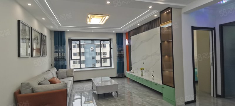 御湖湾电梯7楼可观湖通透供暖好临近大庆东站2室2厅