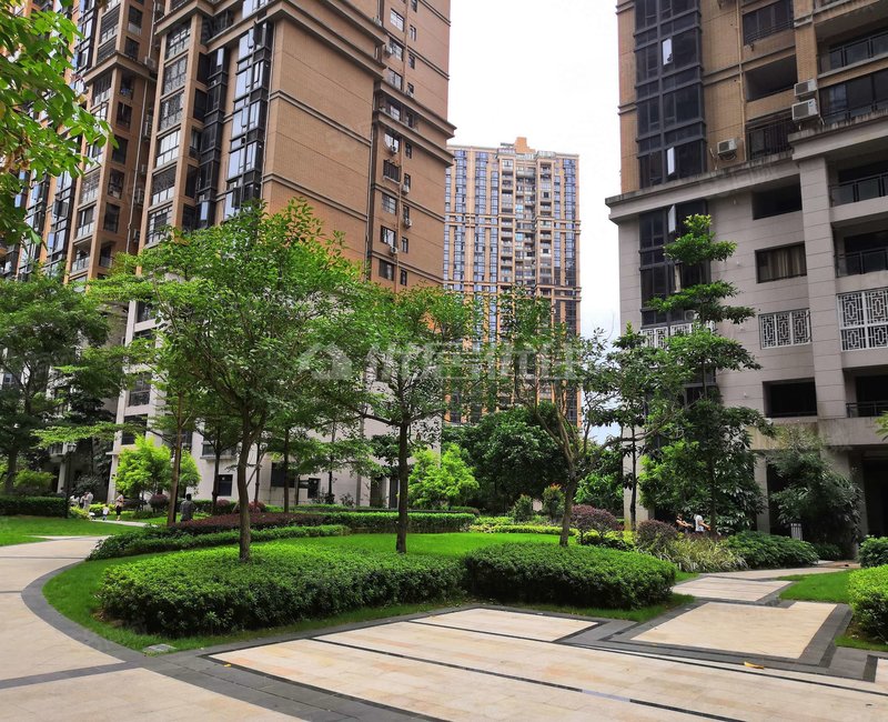 户型方正 配套齐全 拎包入住