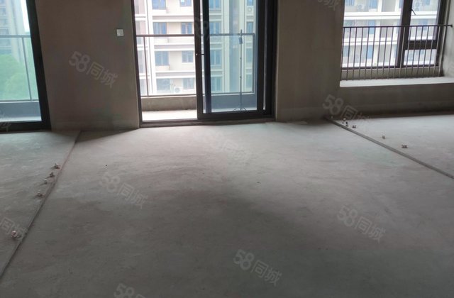 湛蓝晓月4室2厅122㎡170万二手房图片