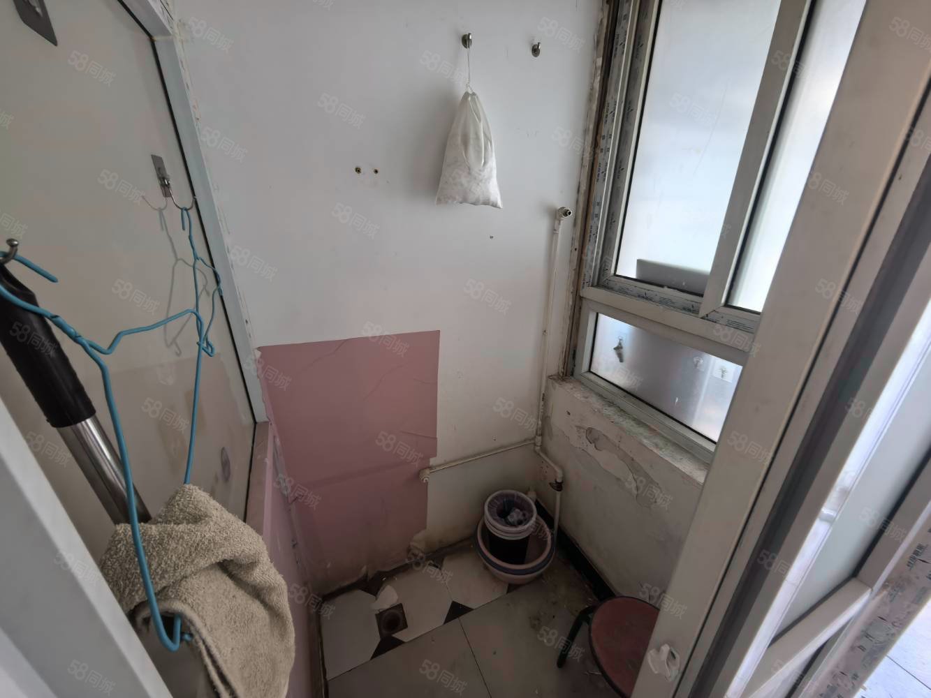 東四十二條胡同1室1廳0衛(wèi)10.5㎡東128萬(wàn)