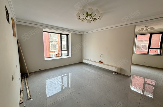 水晶城 三室 边户 可按揭 精装修 随时看房 七中 亿丰急售