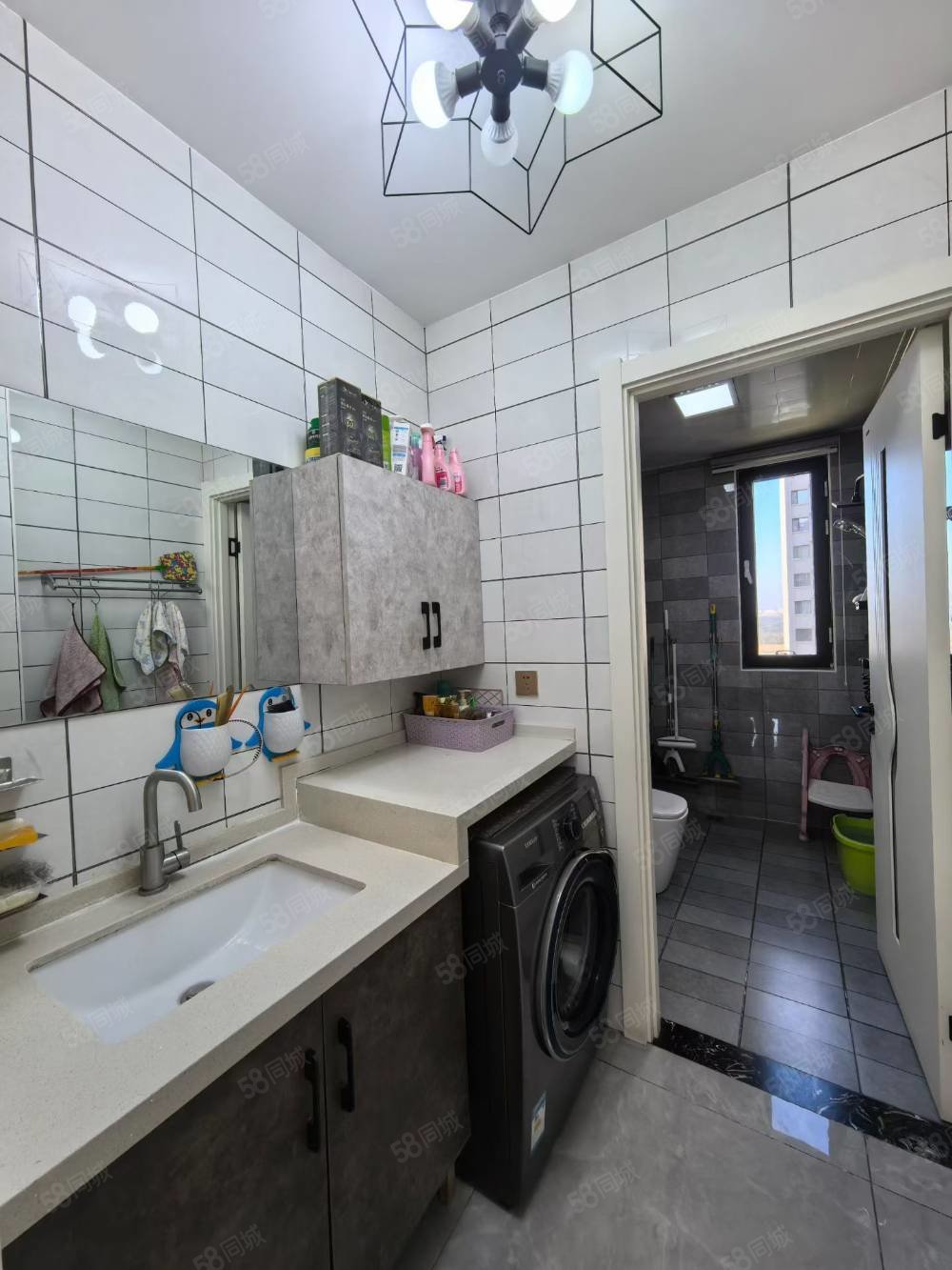 山语城3室2厅2卫135㎡南北80万