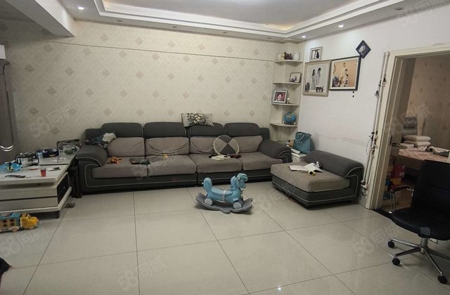 单价五千多 香江二期对过 电梯房精装三室 免大税带储有钥匙