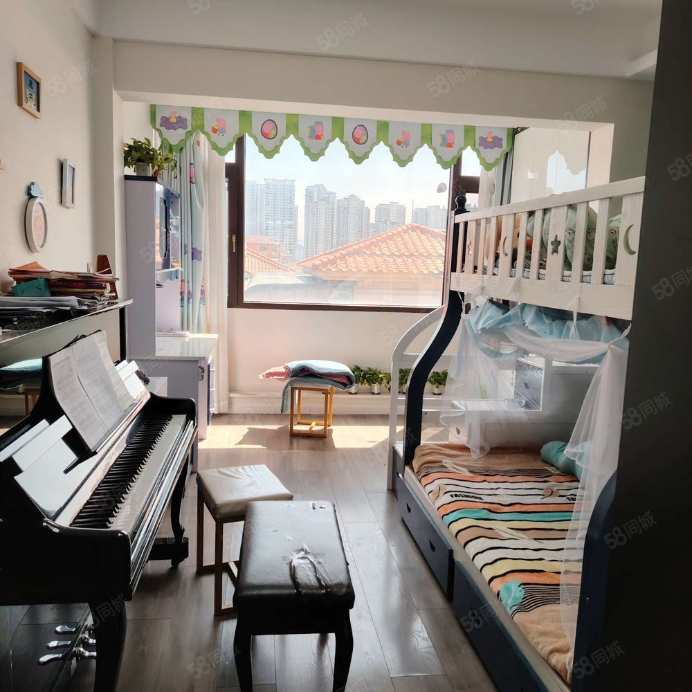 德和沁园(别墅)7室2厅4卫233㎡南北596万