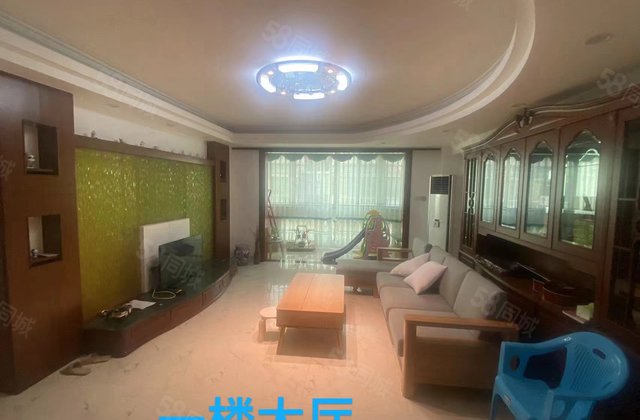运辉花园4室2厅180㎡118万二手房图片