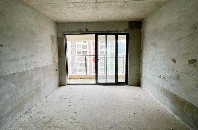 龙光玖御湖4室2厅131.66㎡116万二手房图片