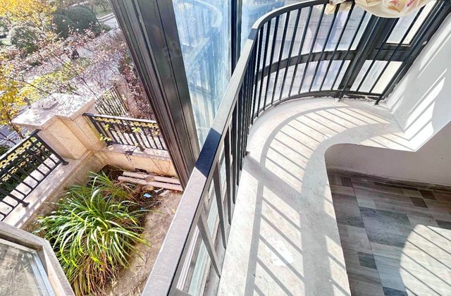 明昇壹城4室2厅125.29㎡165万二手房图片