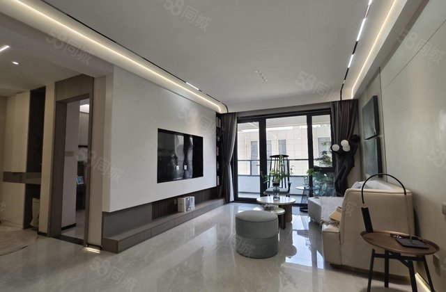 房东急售 走一手 送车位 储藏室 诚心出 大三室的 保证真实