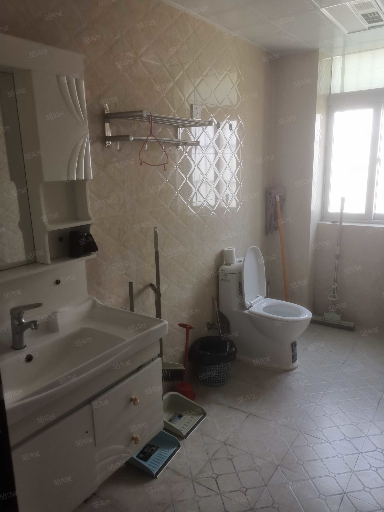 建投药都蓝湾3室2厅1卫106.08㎡南60万