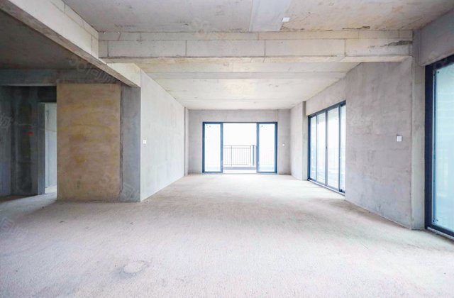 麓谷山湖郡4室2厅254㎡210万二手房图片