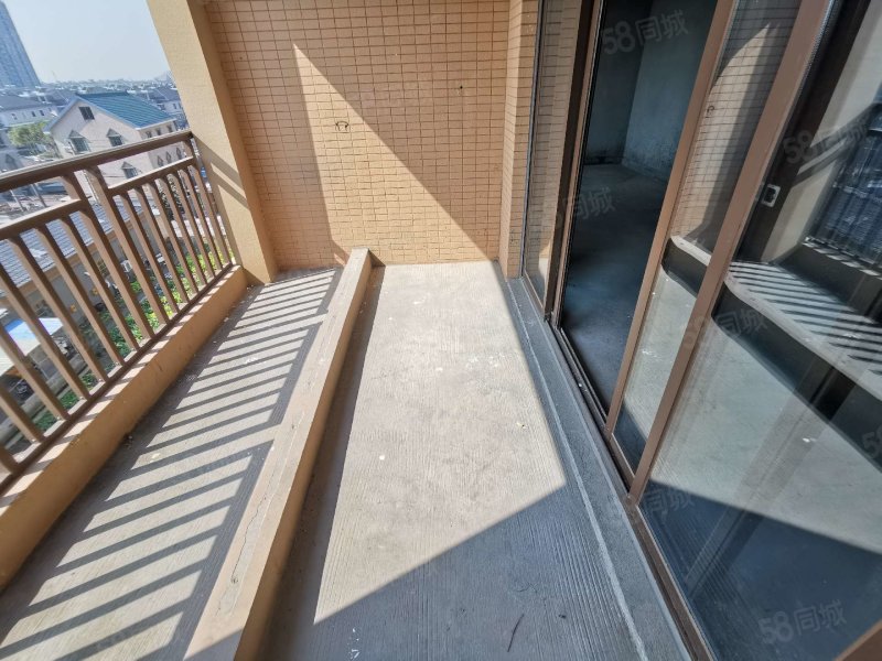 金逸雅苑3室2厅2卫91.91㎡南北210万