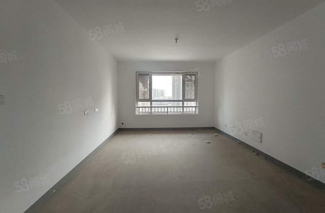 民生凤凰城总高18层上的电梯房中间楼层三叶草户型车位和储藏室