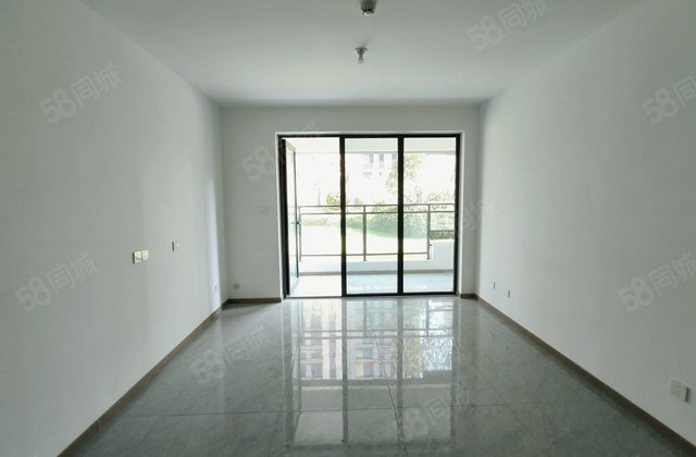 嘎嘎新！单价七千带车位！新房未住现房！城市领秀边户三室两卫！