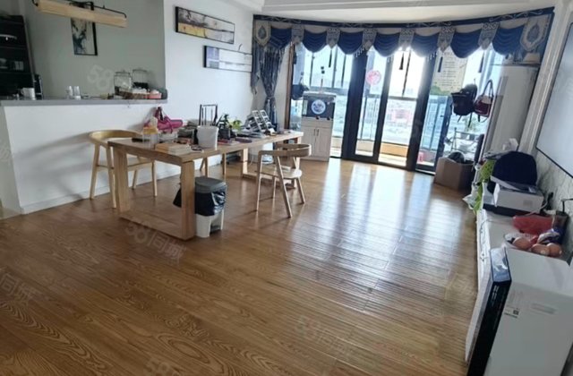 绿城蔚蓝公寓3室2厅154.77㎡123万二手房图片