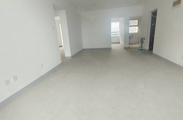 新东方龙湾 商品房 带车位储藏室 户型方正