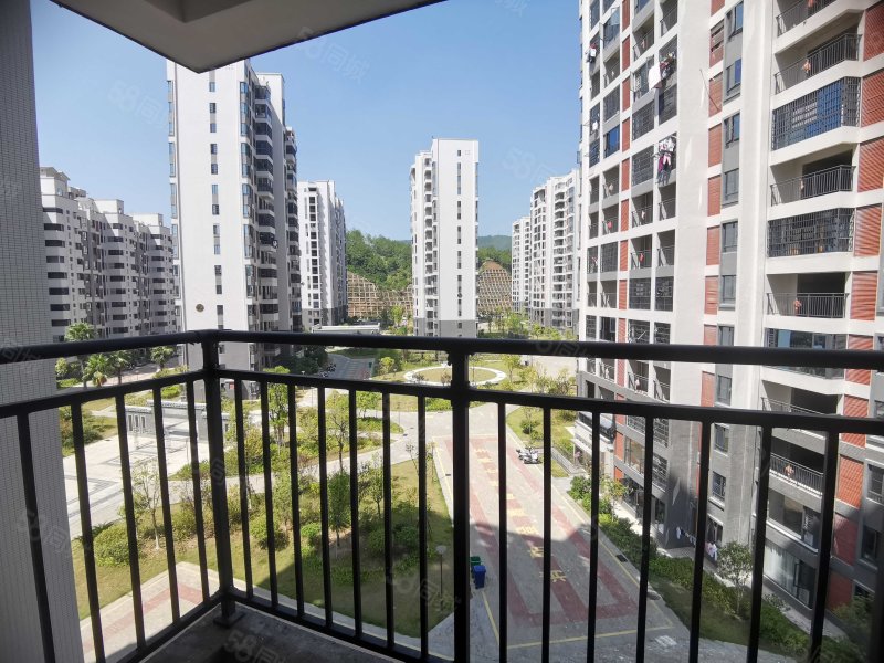 汀州郡3室2厅2卫120.52㎡南114万