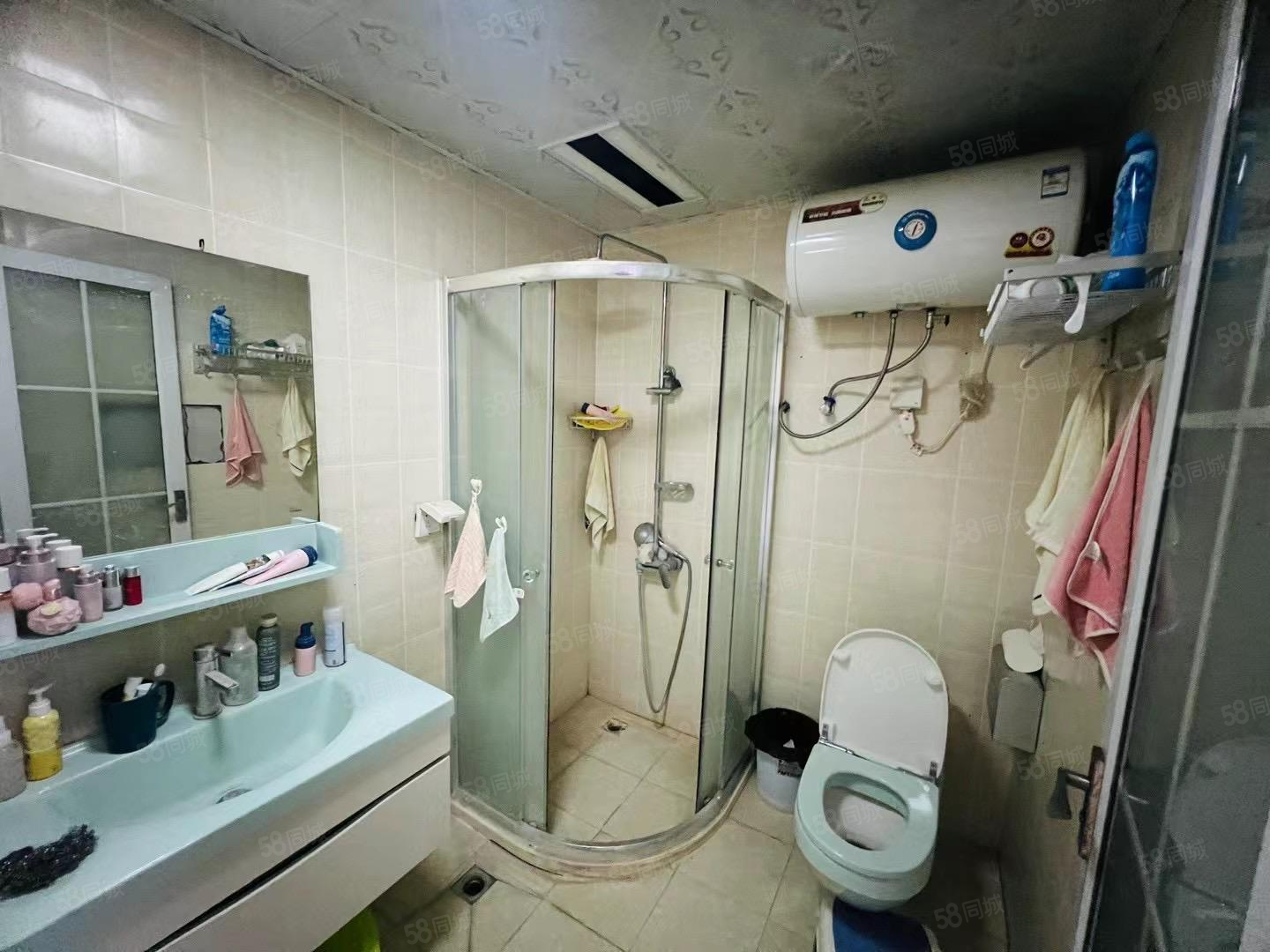 奥林清华3室2厅2卫125㎡南北63万