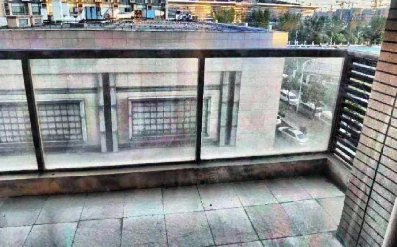 房东说了价格可谈临港自贸区精装修地铁口300米房东急售随时