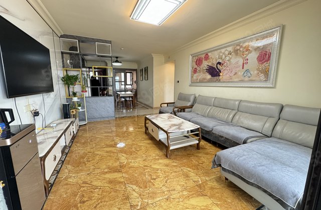 碧桂园翡丽湾 大四居室 30万的装修 赠车位 免大税155万