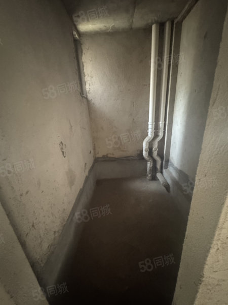 水木清华3室2厅2卫116㎡南北62万