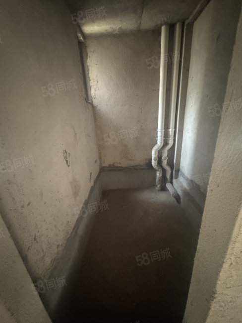 水木清华3室2厅2卫116㎡南北62万