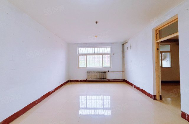 金城小区，站北，杨明，实验，步梯中间楼层，急售