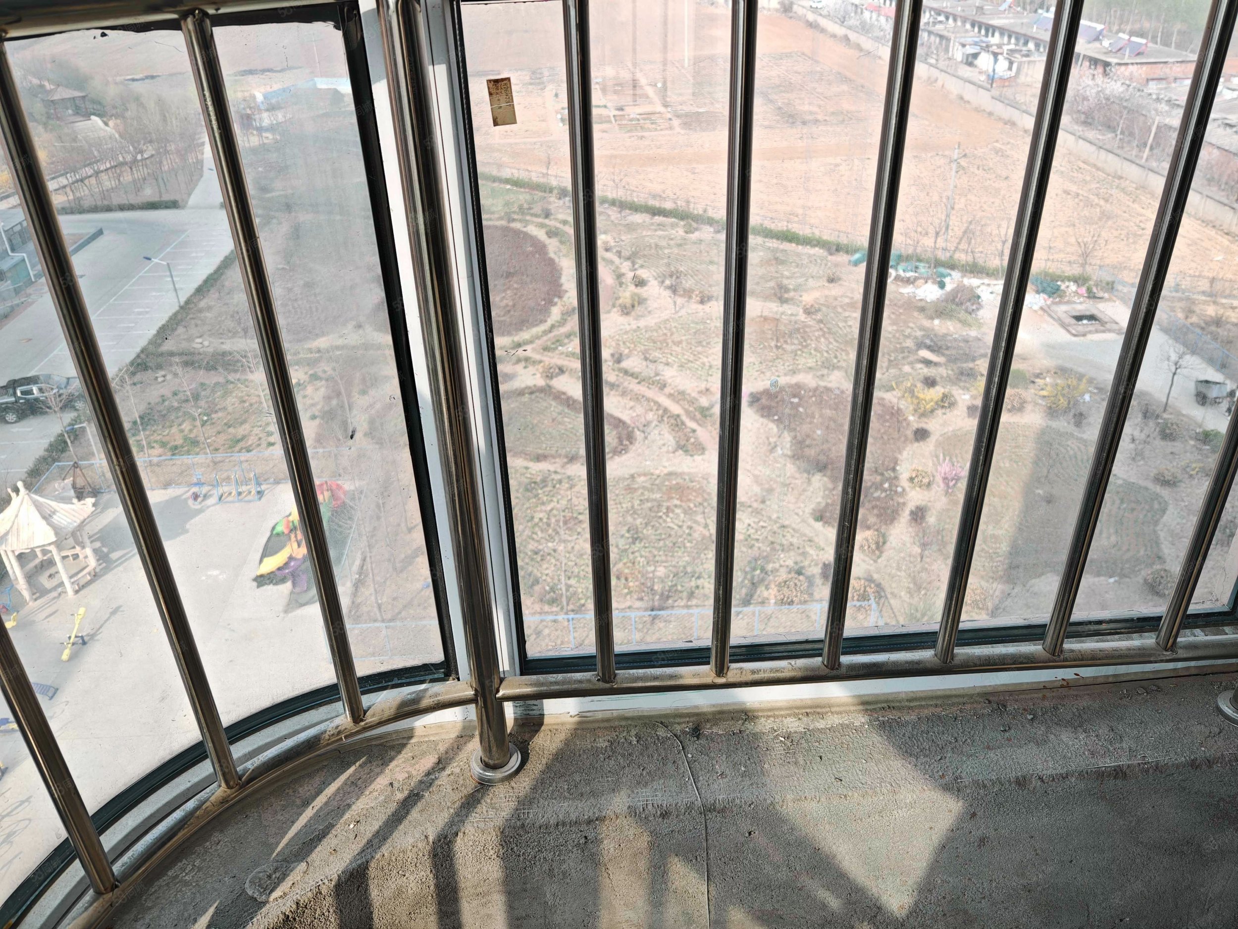 華都驛郡3室1廳1衛(wèi)97.28㎡南50萬