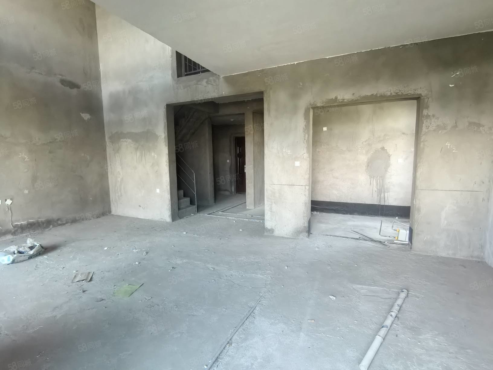 中梁壹号院(别墅)2室2厅3卫161㎡南北138万