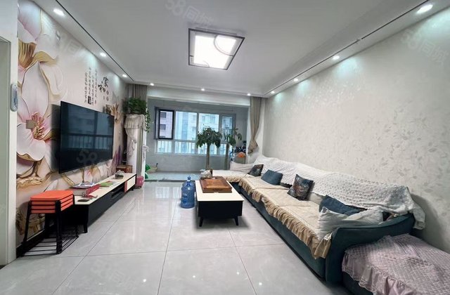 开发区东昌中学北临，东昌丽都北区三叶草户型，带车储，看房方便