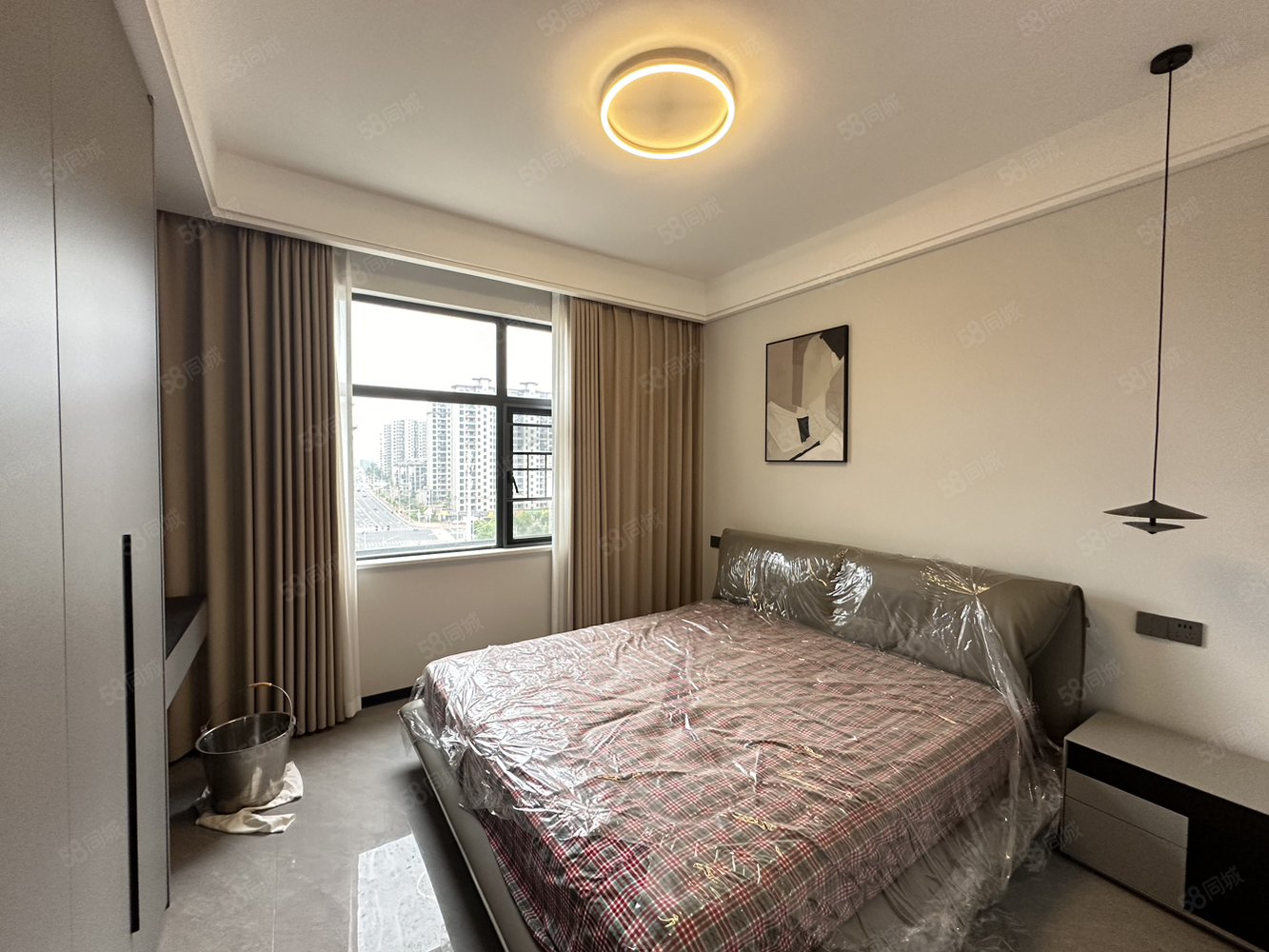 中央花园(高安)4室2厅2卫135㎡南北98万