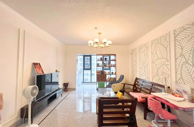 绿地中央广场3室2厅118.08㎡165万二手房图片